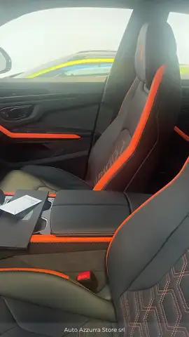 Lamborghini Urus view 6