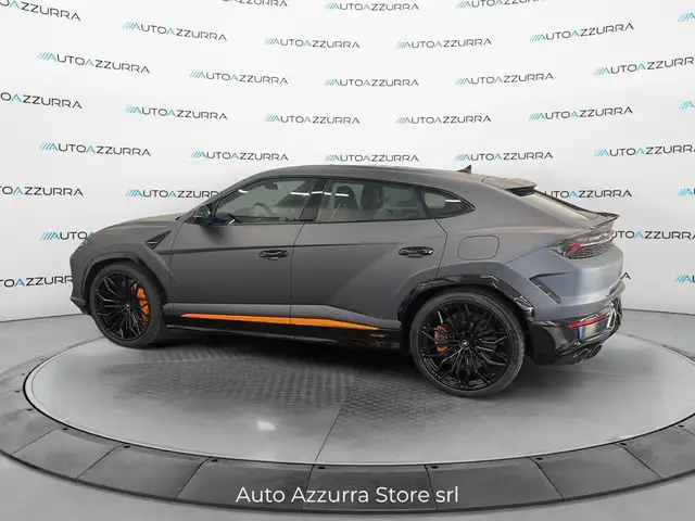 Lamborghini Urus view 2