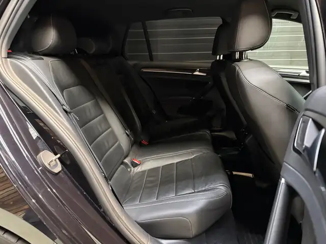 Volkswagen Golf view 11