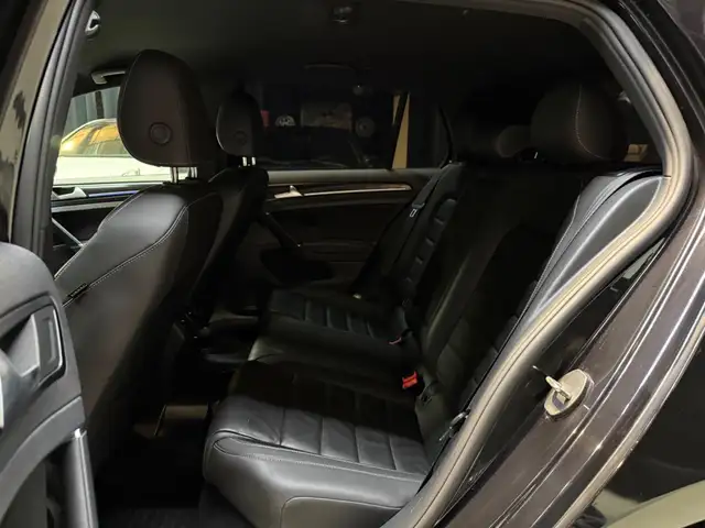 Volkswagen Golf view 10