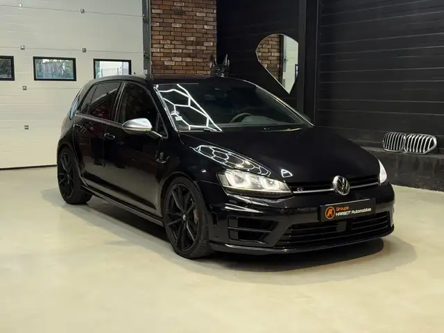 Volkswagen Golf view 3