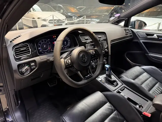 Volkswagen Golf view 9