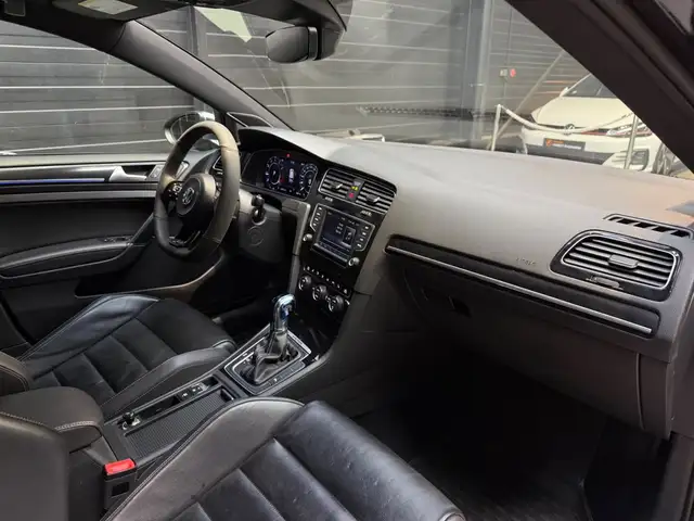 Volkswagen Golf view 14