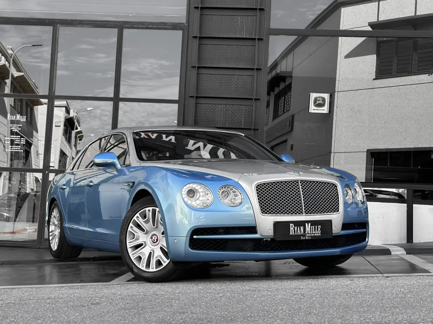 Bentley Flying Spur V8 Azul - 1