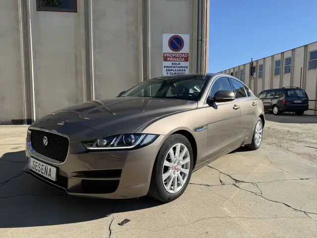 Jaguar XE 2.0 Diesel Portfolio Aut. 180