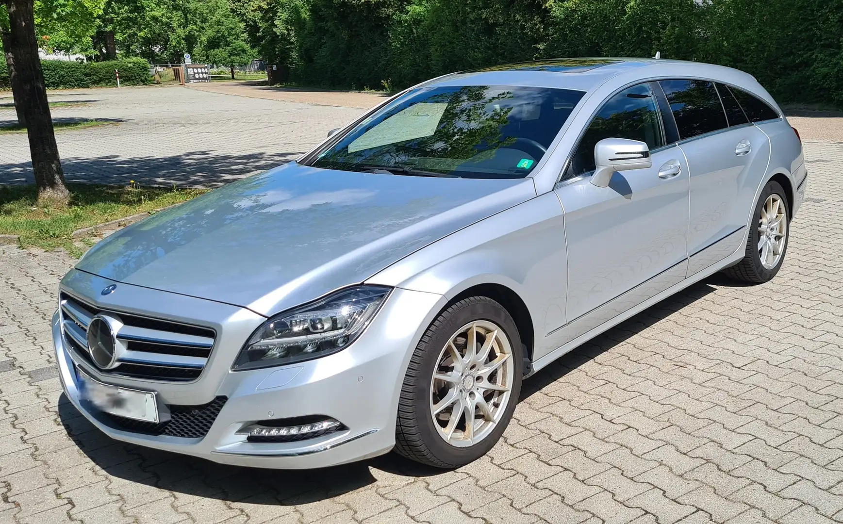 Mercedes-Benz CLS 350 CLS Shooting Brake 350 CDI 4Matic 7G-TRONIC Editio Silber - 1