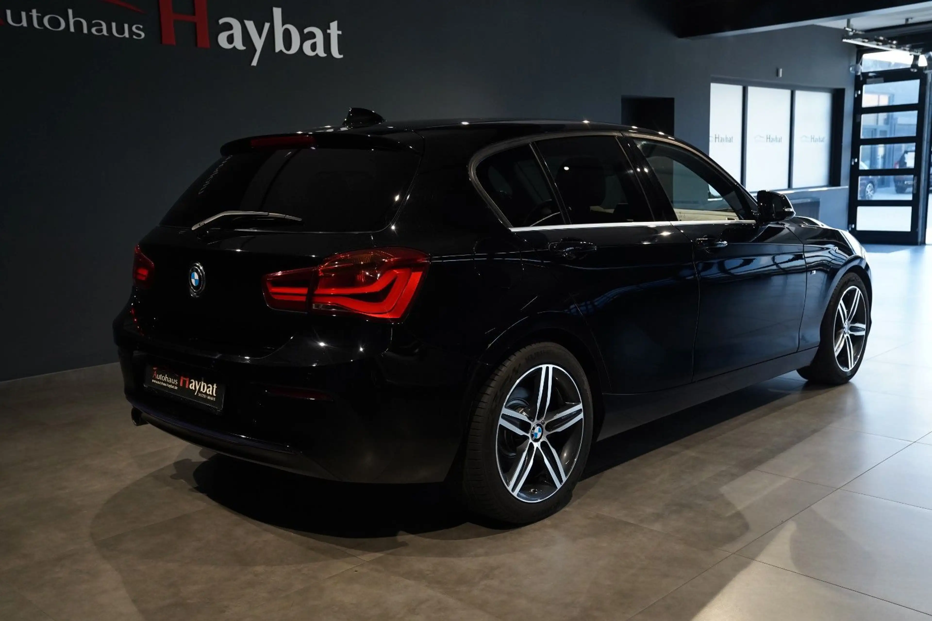 BMW 118 i Sport Line Lim. LED-Navi-PDC — photo 5