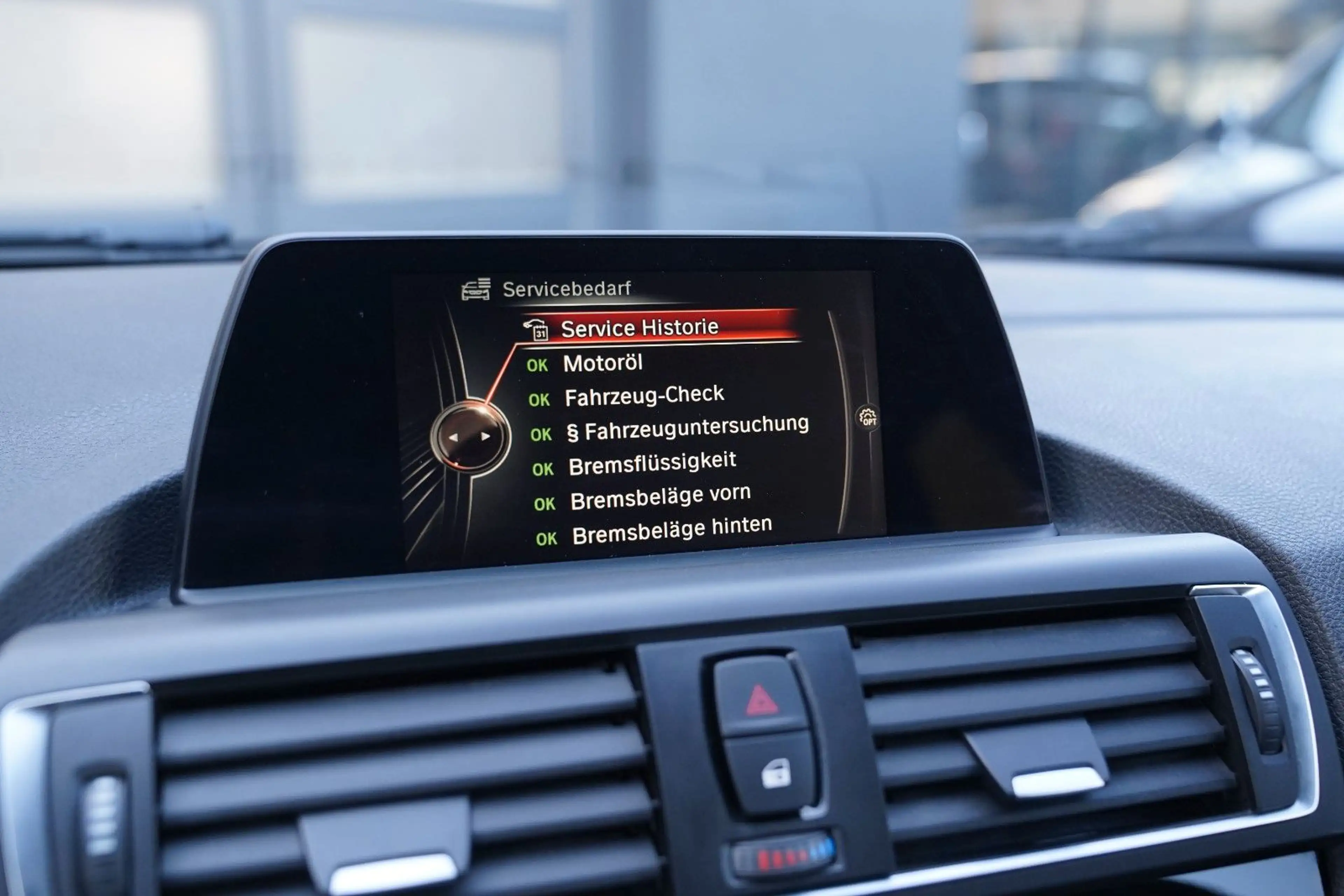 BMW 118 i Sport Line Lim. LED-Navi-PDC — photo 11