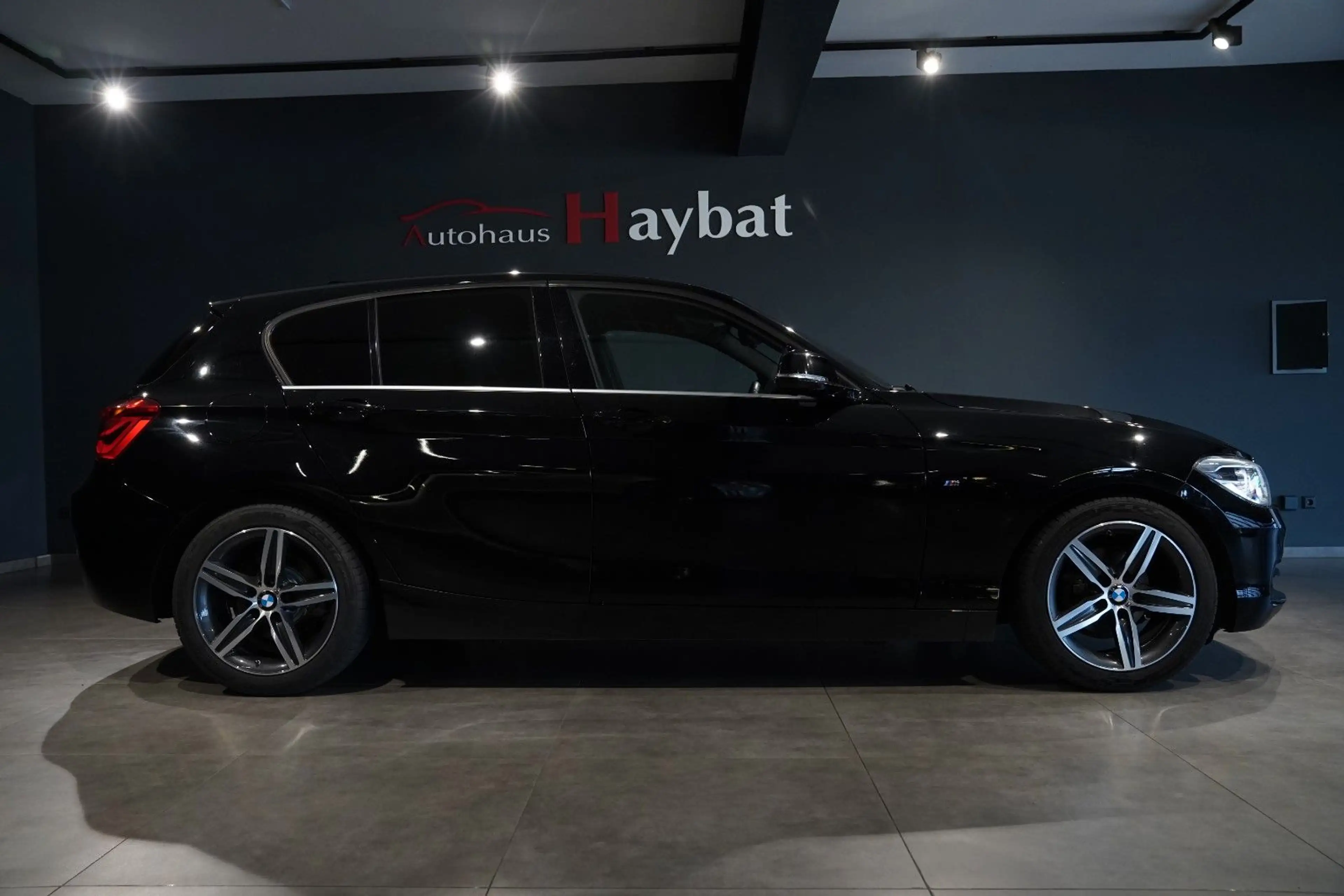 BMW 118 i Sport Line Lim. LED-Navi-PDC — photo 4