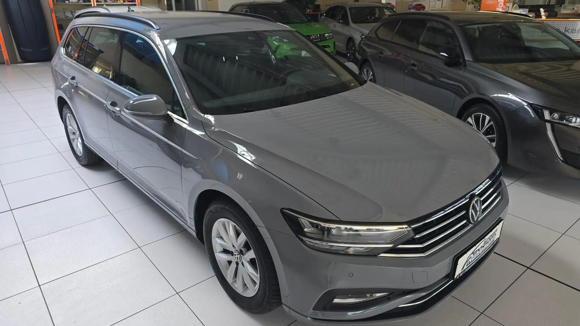 Volkswagen Passat Variant Business 2.0 TDI Android Grijs - 2