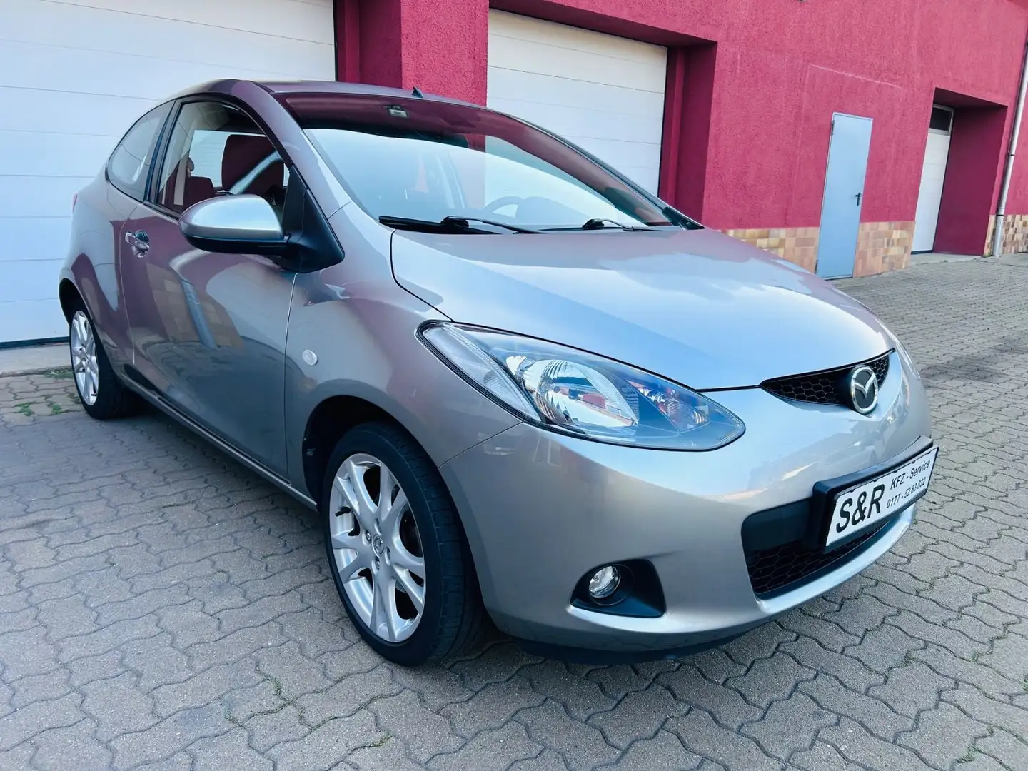 Mazda 2 Lim. 1.3 Impression Sport Grau - 1