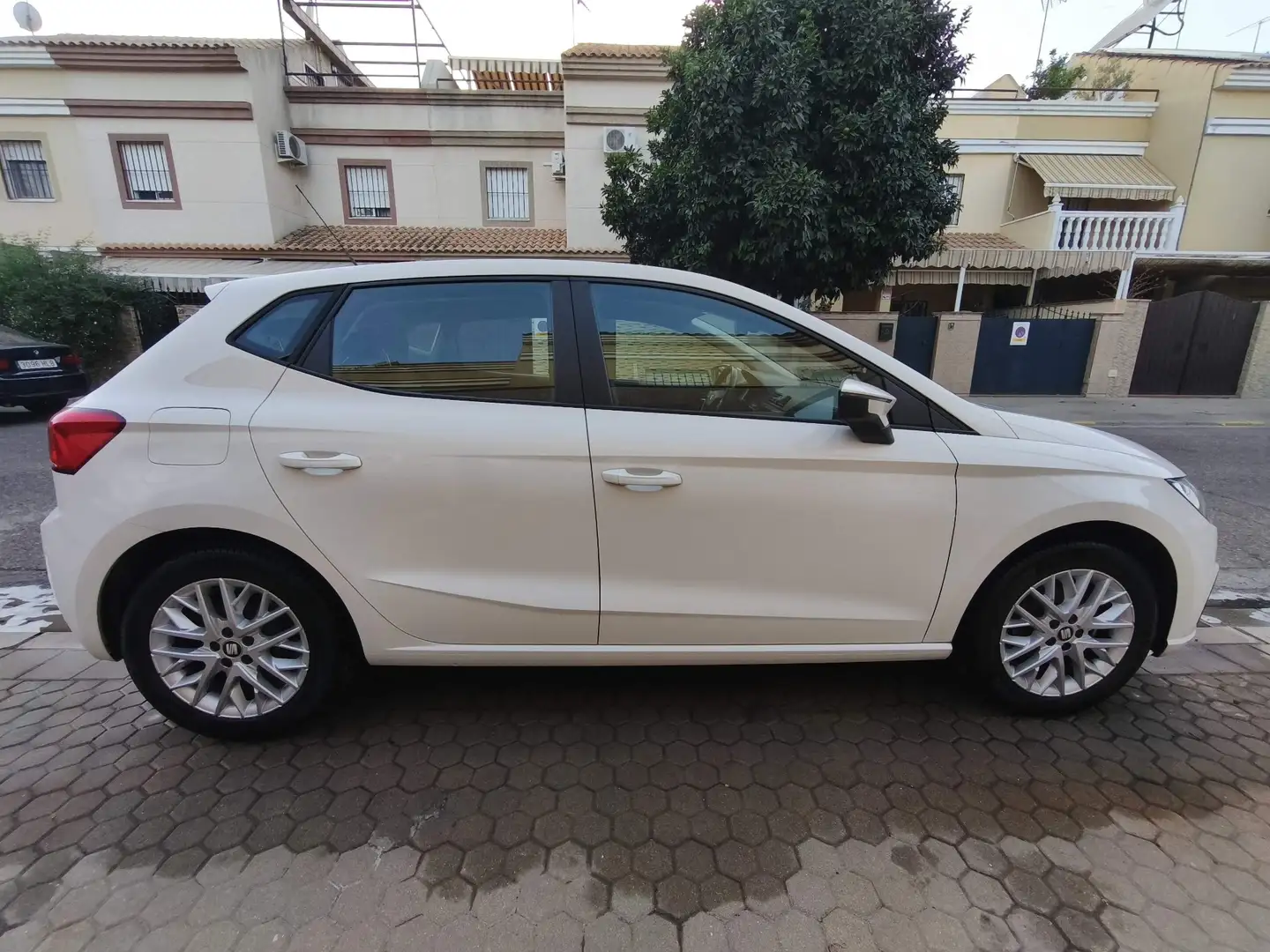 SEAT Ibiza 1.0 TGI S&S Style 90 - 1