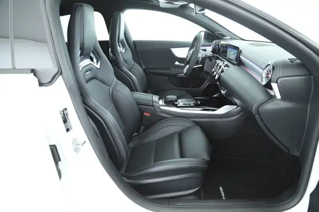 Mercedes-Benz CLA 45 AMG 4MATIC SB PERFORMANCE PANO NIGHT 19ZOLL Ansicht 13