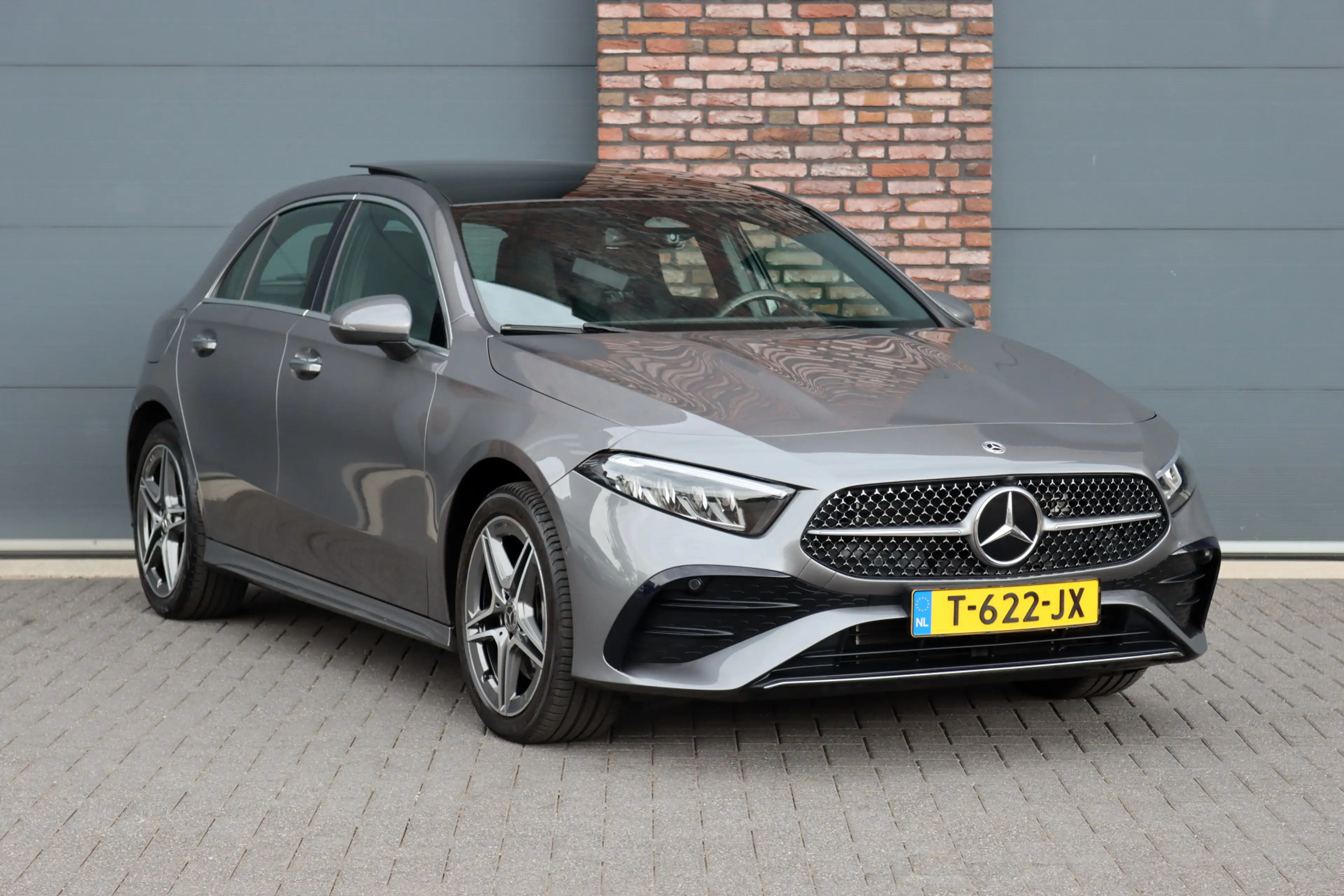Mercedes-Benz A 250 e AMG Line | Facelift | Panoramadak | Sfeerverlich — photo 3