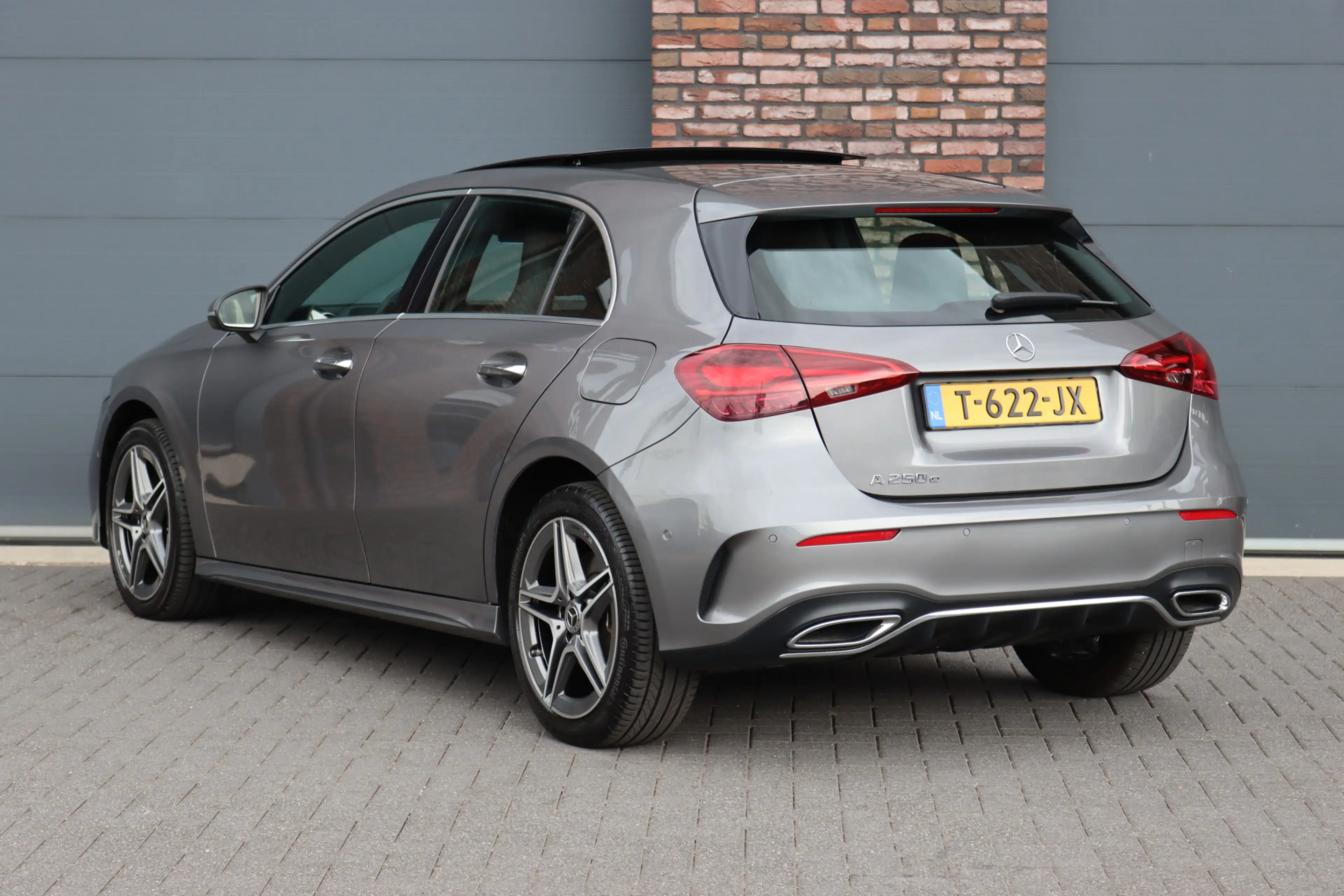 Mercedes-Benz A 250 e AMG Line | Facelift | Panoramadak | Sfeerverlich — photo 5