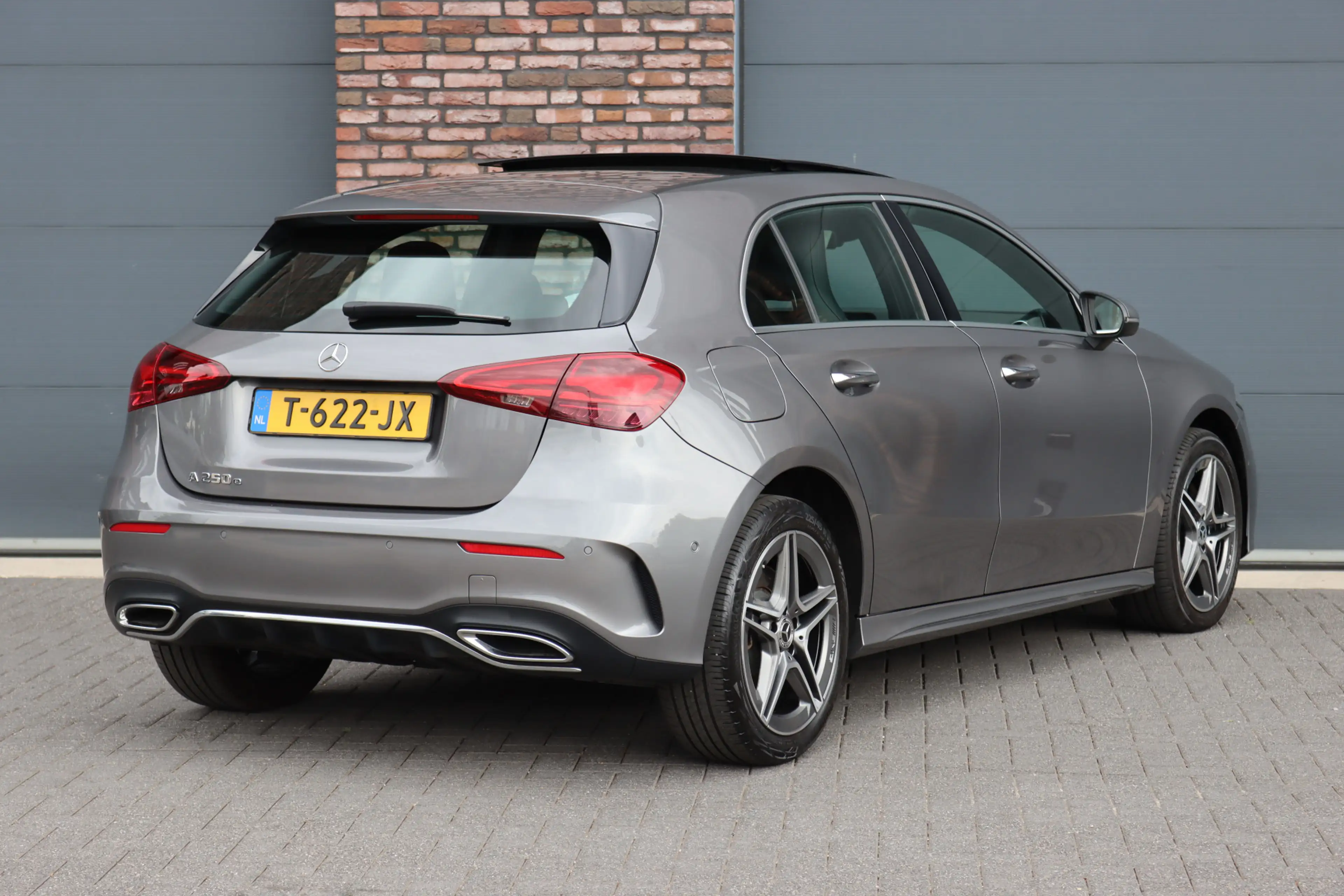Mercedes-Benz A 250 e AMG Line | Facelift | Panoramadak | Sfeerverlich — photo 7