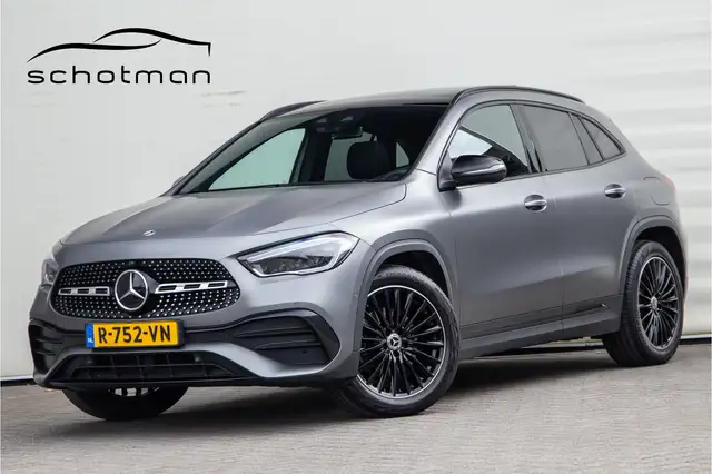 Mercedes-Benz GLA 250 e AMG Premium, Designo, Pano, Distronic, Nightpakk