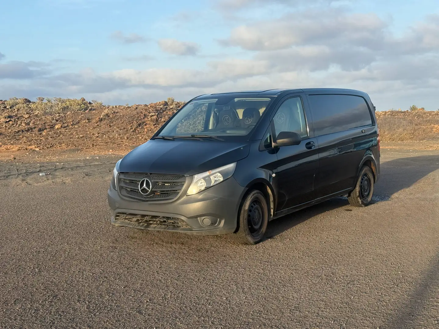 Mercedes-Benz Vito Vito Furgón 116CDI Compacta 4x4 Aut. Negro - 1