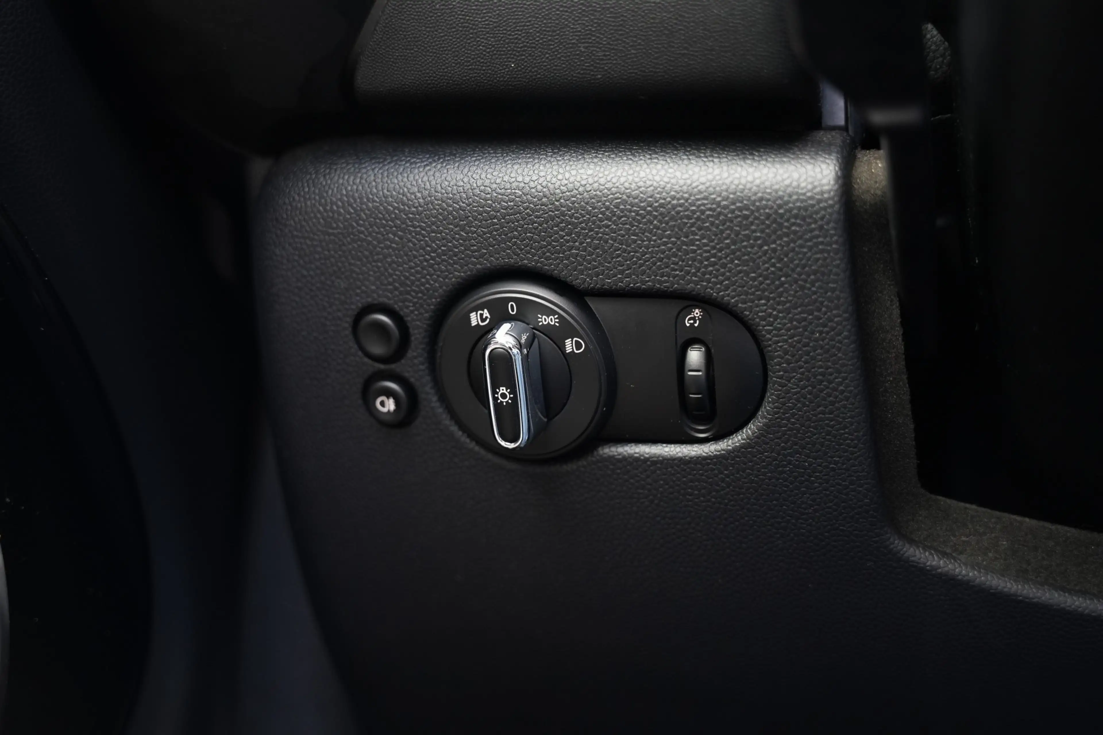 MINI John Cooper Works Cabrio 2.0 JCW CHILI /LED/HAR-KAR/LEDER/PDC/CARPLAY — photo 25