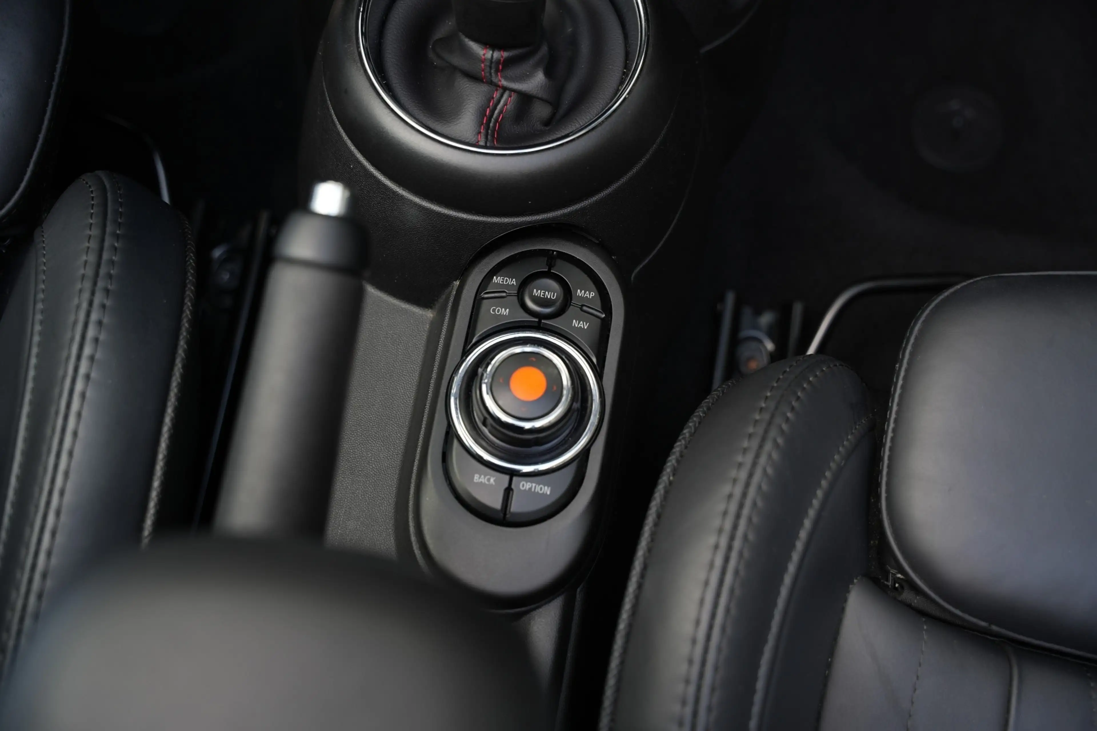 MINI John Cooper Works Cabrio 2.0 JCW CHILI /LED/HAR-KAR/LEDER/PDC/CARPLAY — photo 22