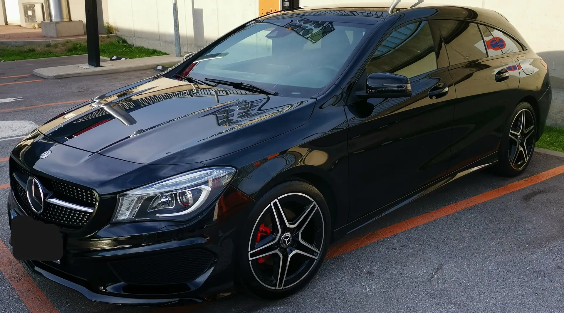 Mercedes-Benz CLA 200 CLA 200 Shooting Brake Schwarz - 2