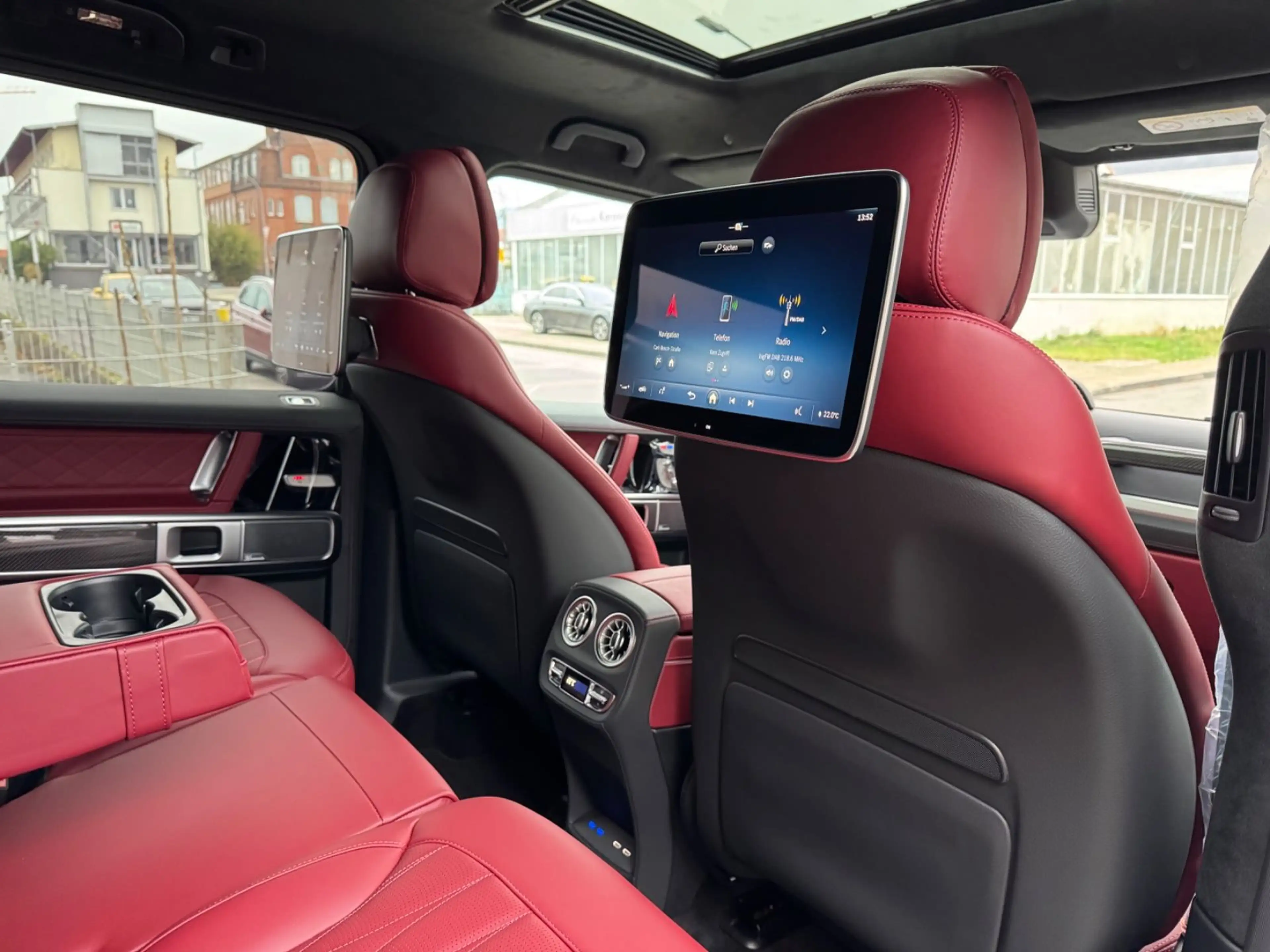 Mercedes-Benz G 63 AMG MY26|ROT|CARBON EXTERIOR|WINTER PACK|ACTIVE RIDE — photo 9