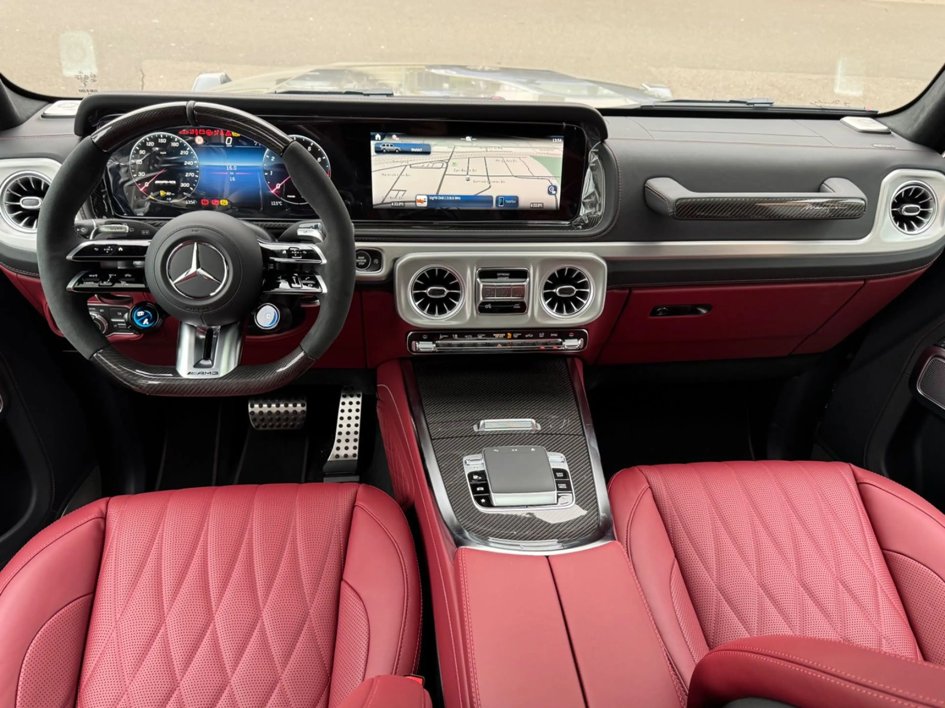 Mercedes-Benz G 63 AMG MY26|ROT|CARBON EXTERIOR|WINTER PACK|ACTIVE RIDE — photo 12