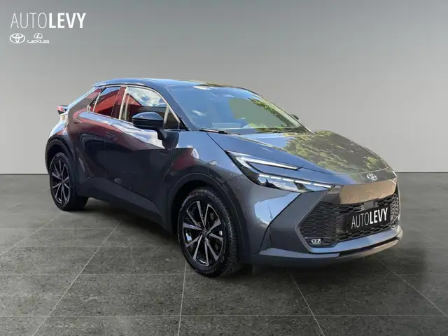 Toyota C-HR view 8