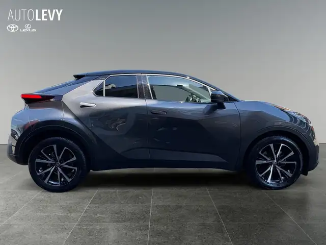 Toyota C-HR view 7