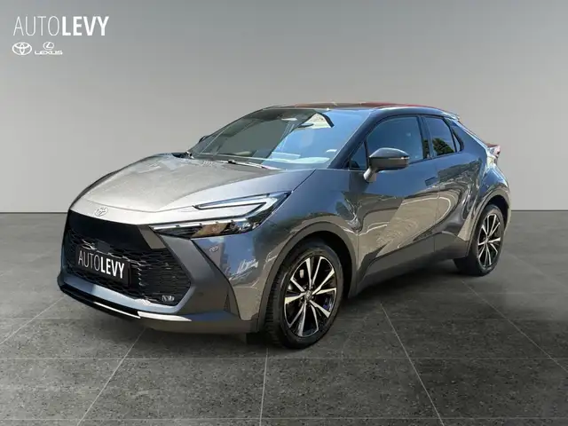 Toyota C-HR view 2