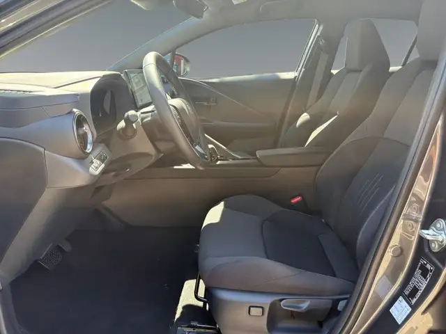 Toyota C-HR view 10