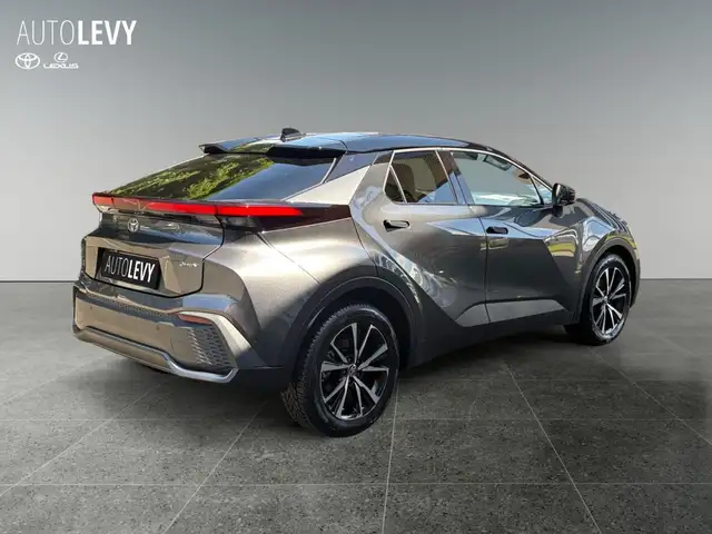 Toyota C-HR view 6