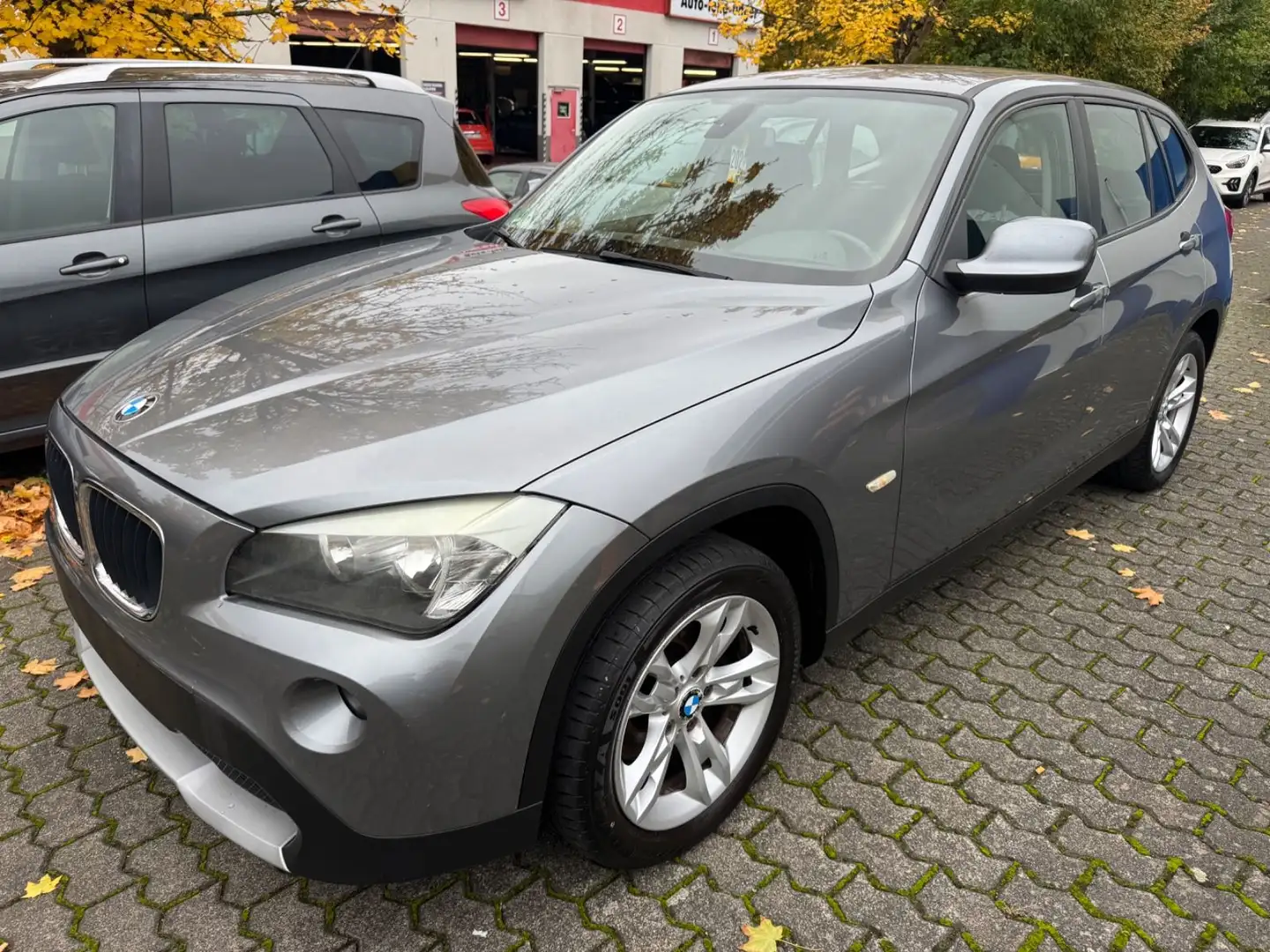 BMW X1 Baureihe X1 18 i sDrive Navigation Grau - 1
