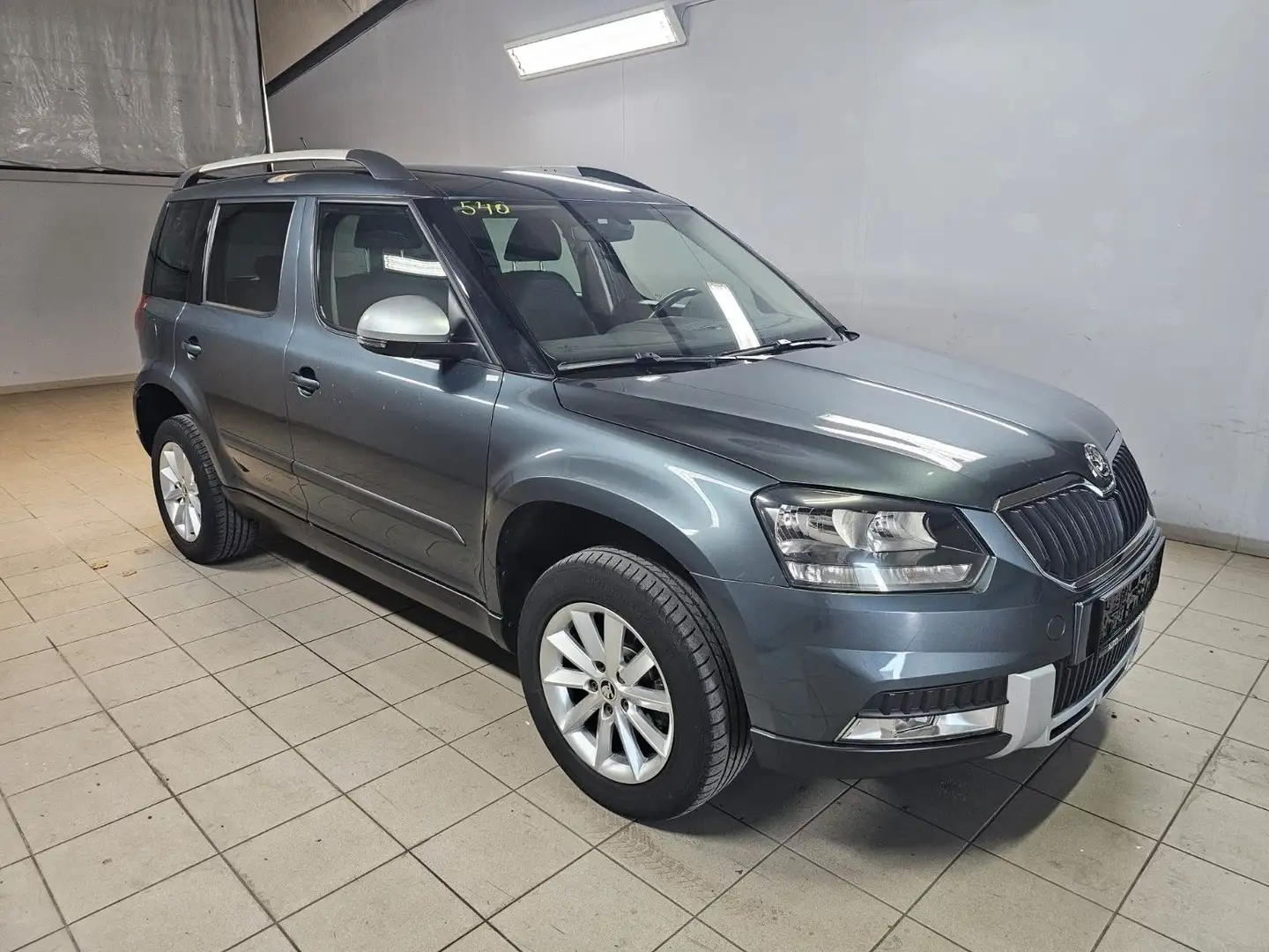 Skoda Yeti Ambition Outdoor 4x4 Gris - 2