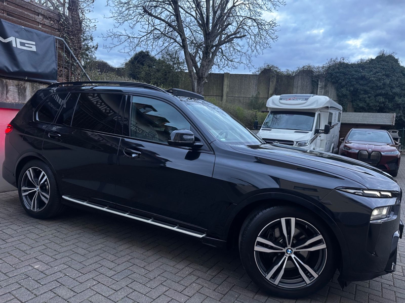 BMW X7 xDr40d M Sport PANO-SKY*B&W*Massage*Sitzklima — photo 4