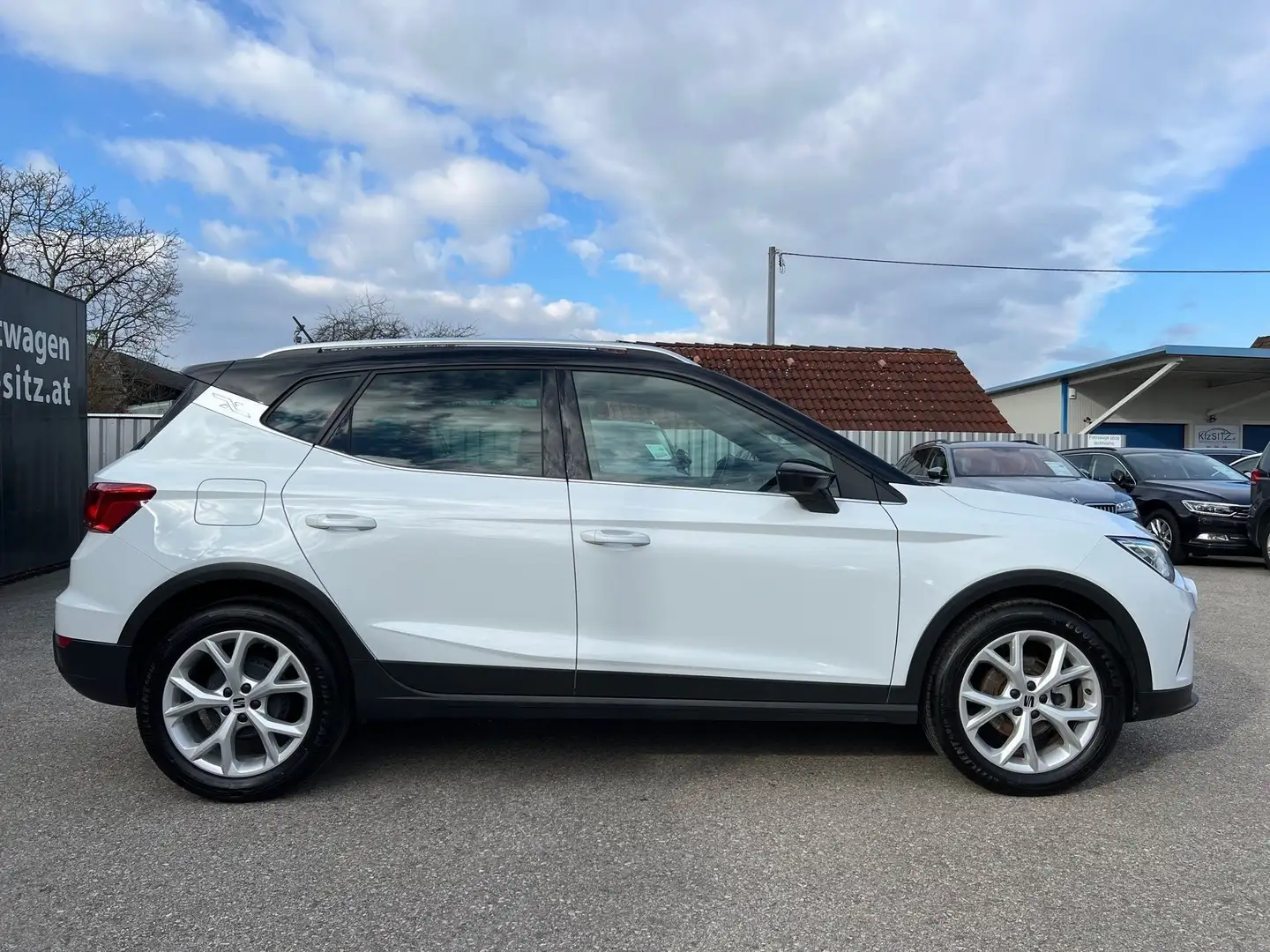 SEAT Arona 1,0 Eco TSI FR | VOLL-LED Weiß - 2