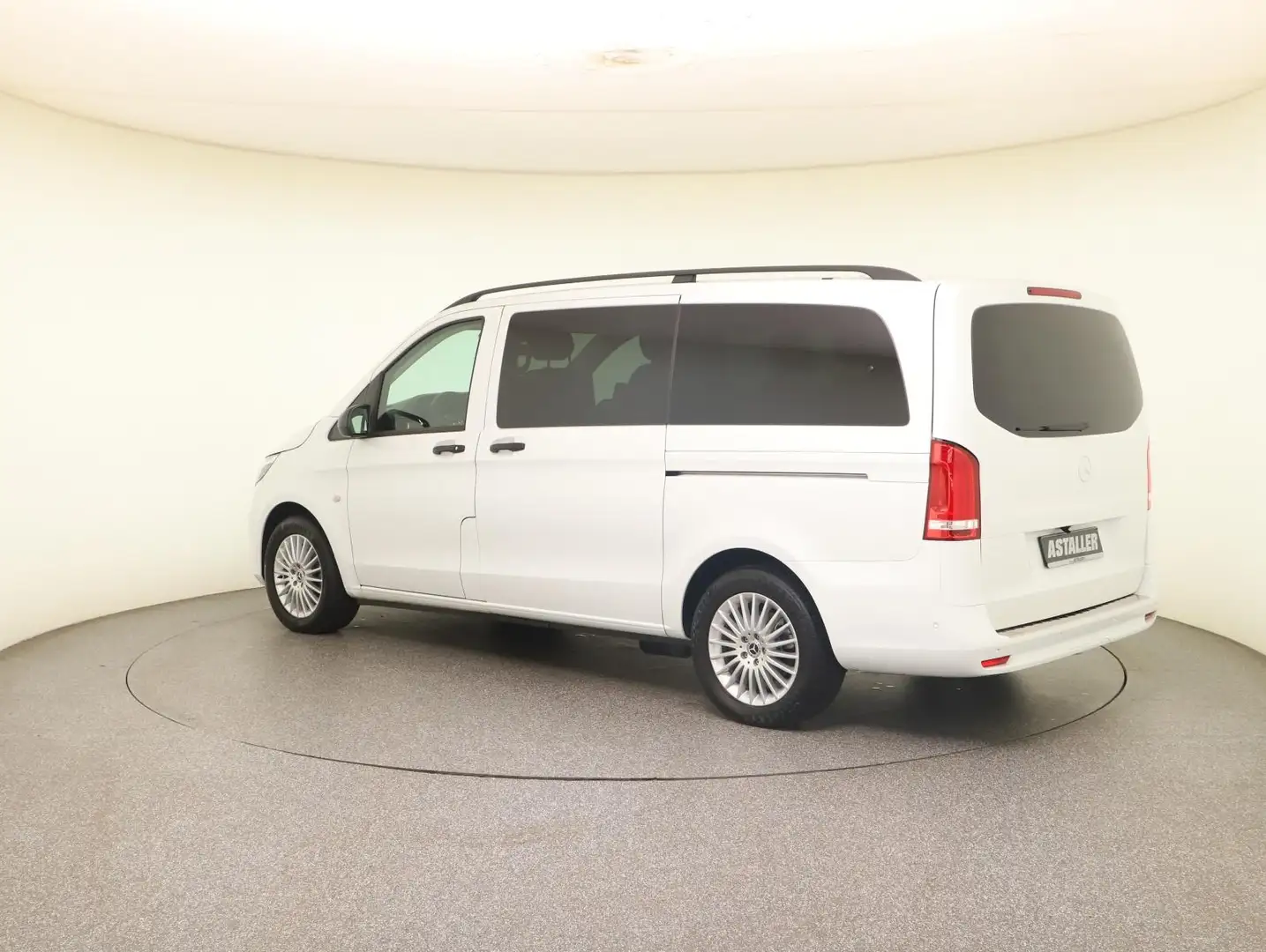 Mercedes-Benz Vito 124 CDI 4M Tourer Edition Pro Lang L2 Pano bijela - 2
