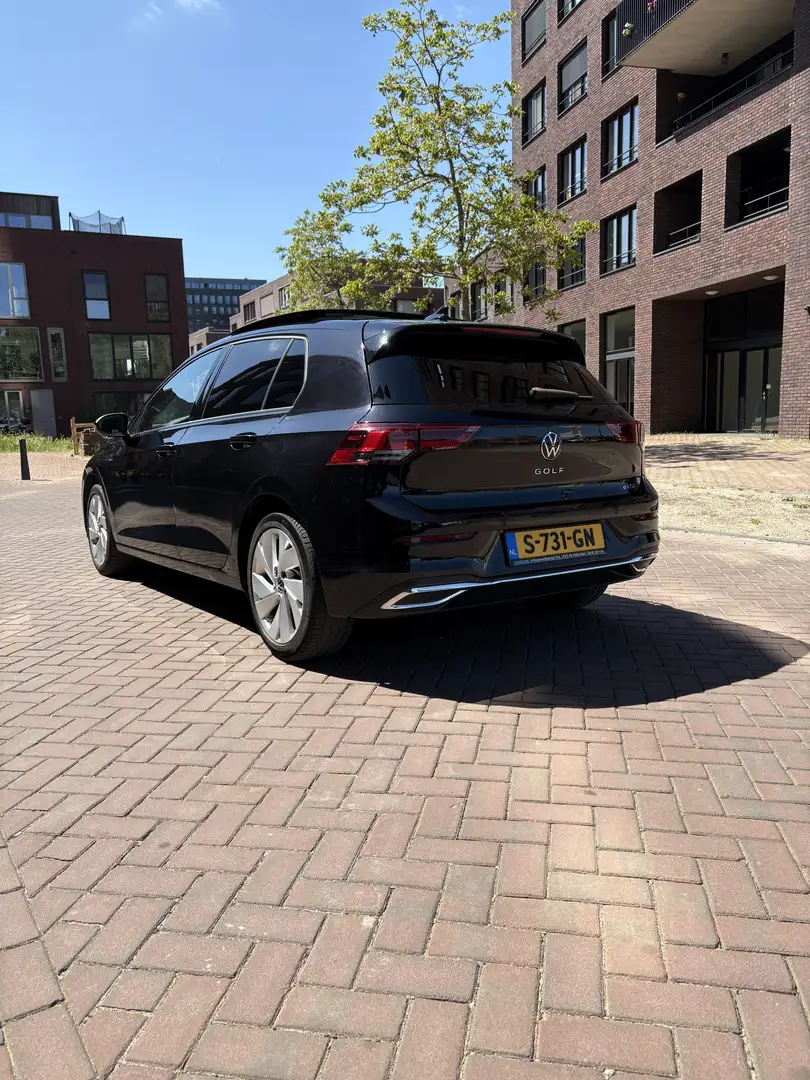 Volkswagen Golf 1.5 eTSI R-Line stoelvw massage pano memory seats Black - 1