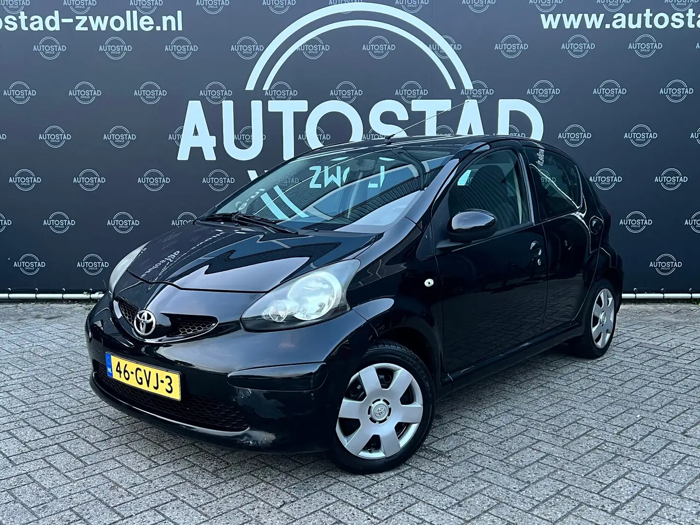 Toyota Aygo 1.0-12V + Elektramen/Apk/Nap/Elektramen/Aux Zwart - 1