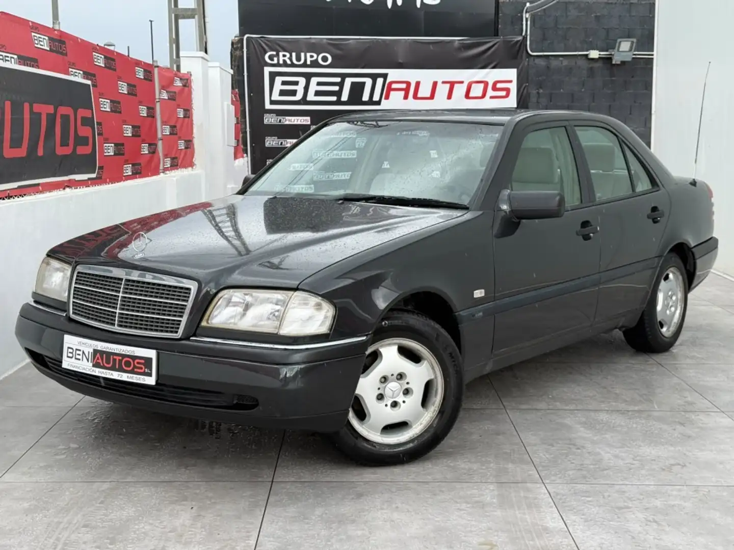 Mercedes-Benz C 180 Negro - 1
