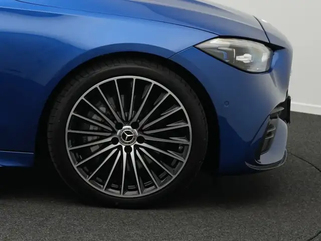 Mercedes-Benz C-Class view 8