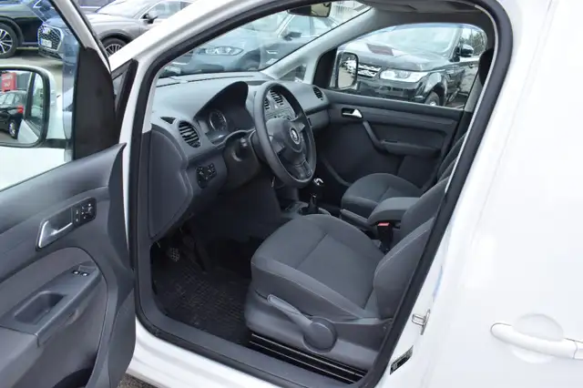 Volkswagen Caddy view 9