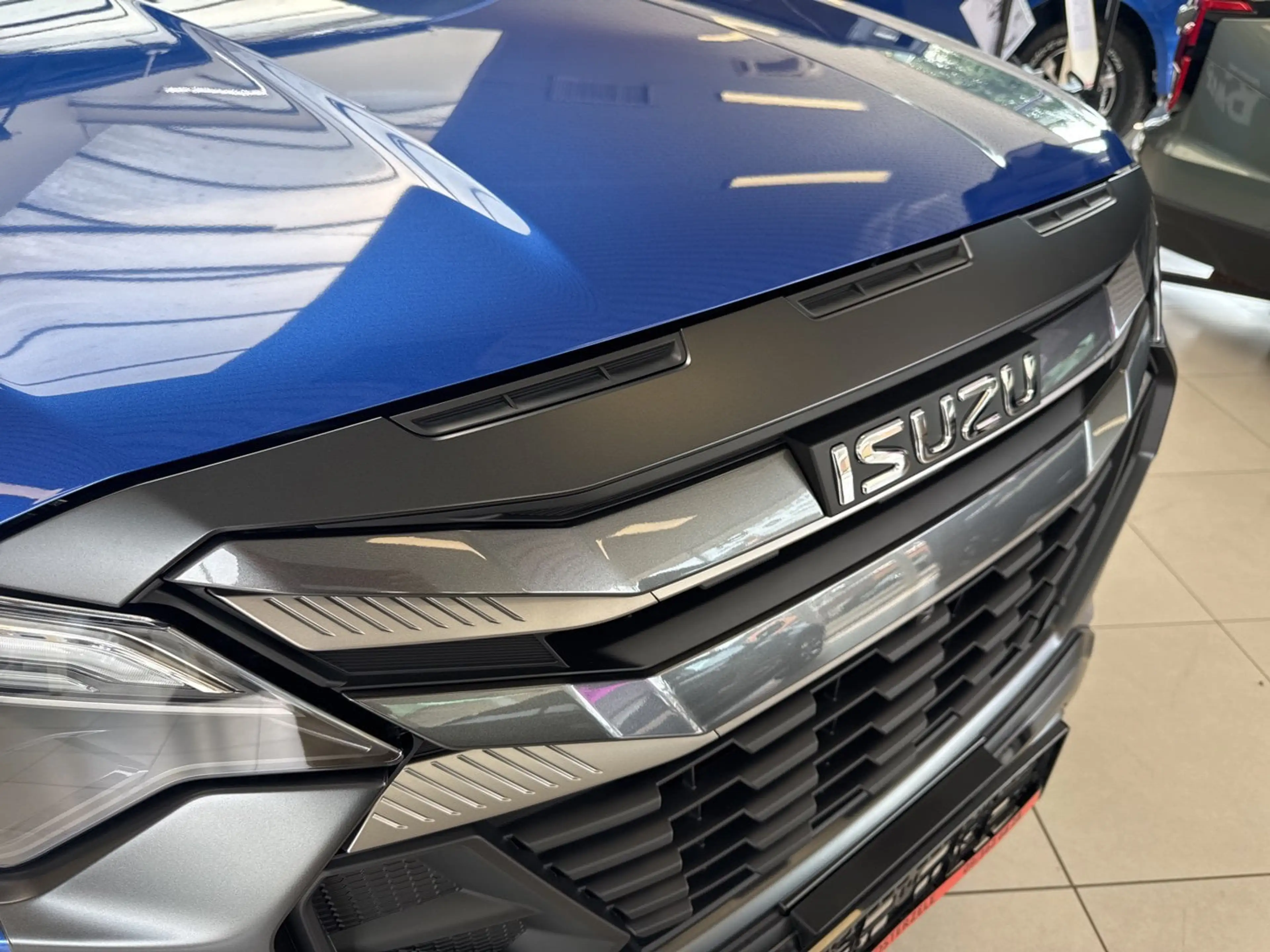 Isuzu D-Max New Dmax 2026 2.2 8Traps AT met Alu Hardtop inclusief dak tent — photo 13