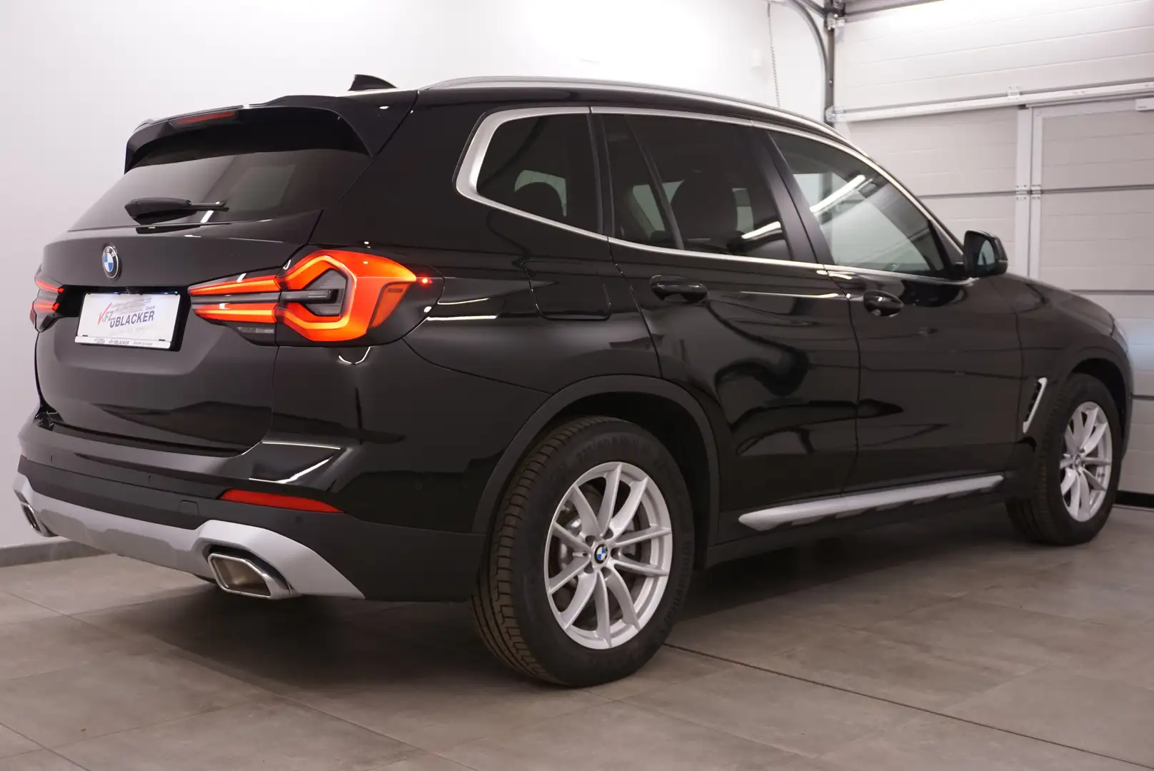 BMW X3 xDrive 20 d // Lenkradheizung // Panoramadach // Schwarz - 2
