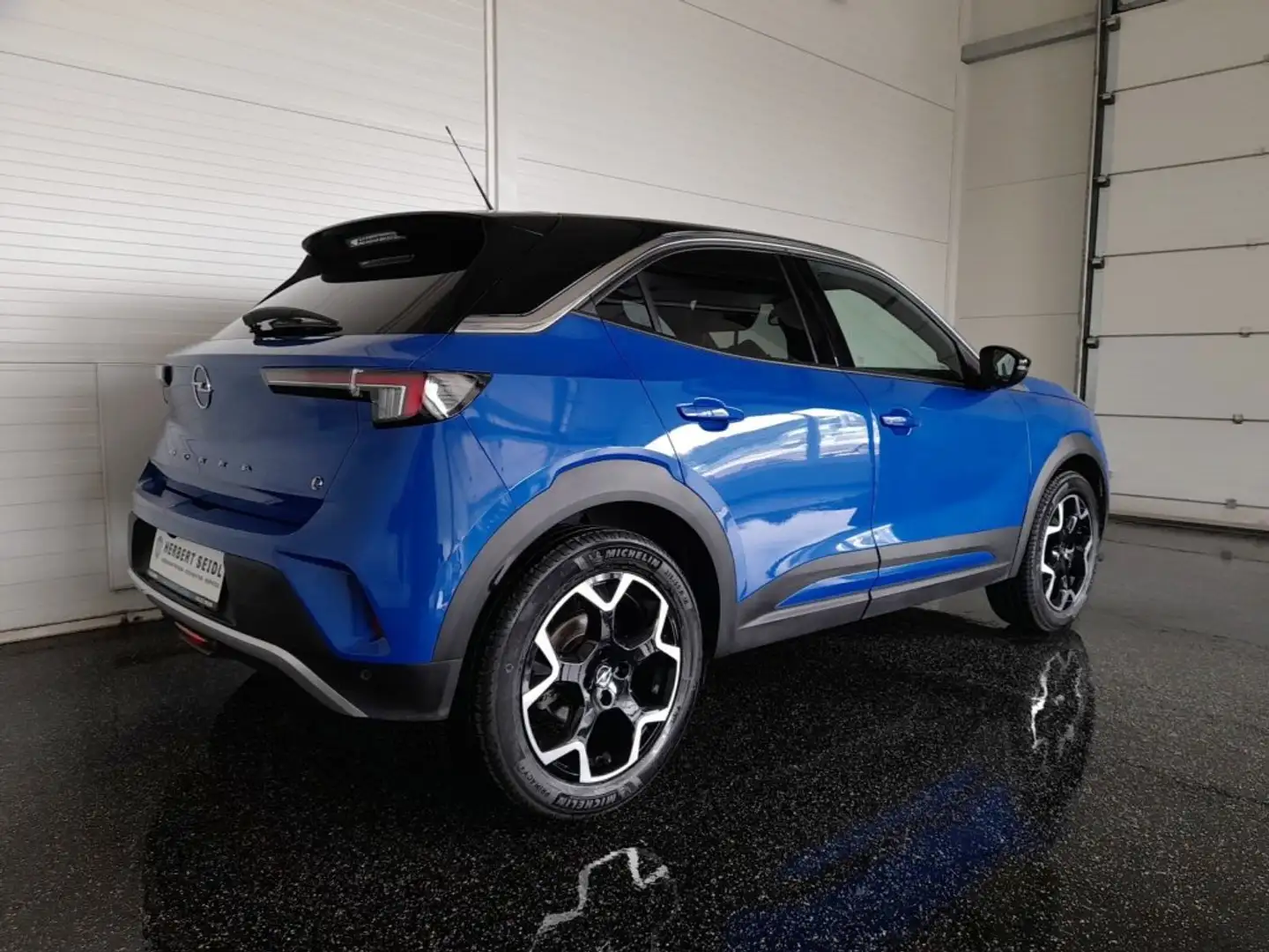 Opel Mokka e ULTIMATE Aut. *WÄRMEPUMPE / 18 ZOLL / LED / NAVI / ACC / KAMERA / TEILLEDER / KLIMAAUT.* Blau - 2
