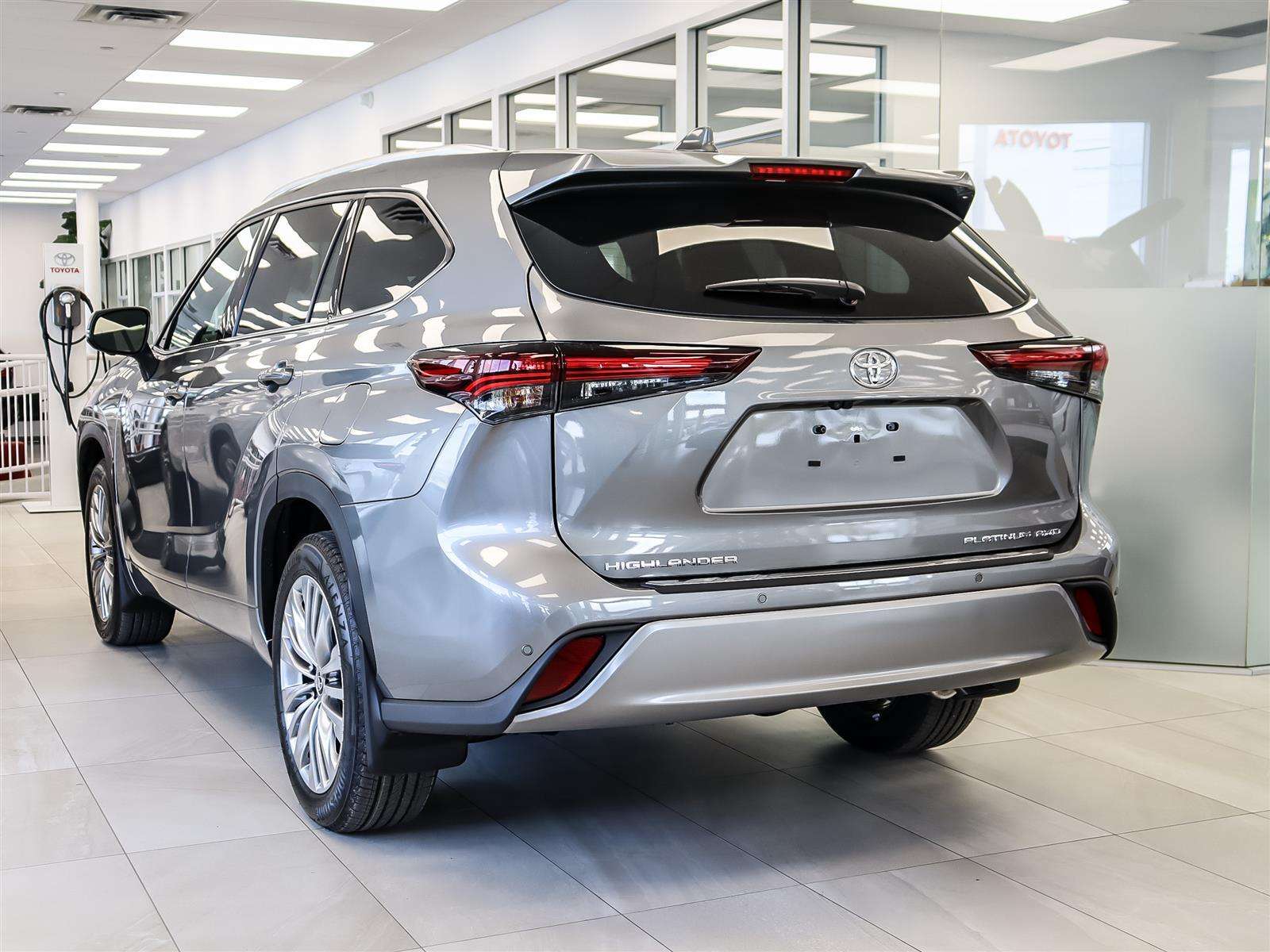 2026 Toyota Highlander PLATINUM|JBL|HUD|PANO-ROOF|360-CAM|NEW-CONDITION — photo 3