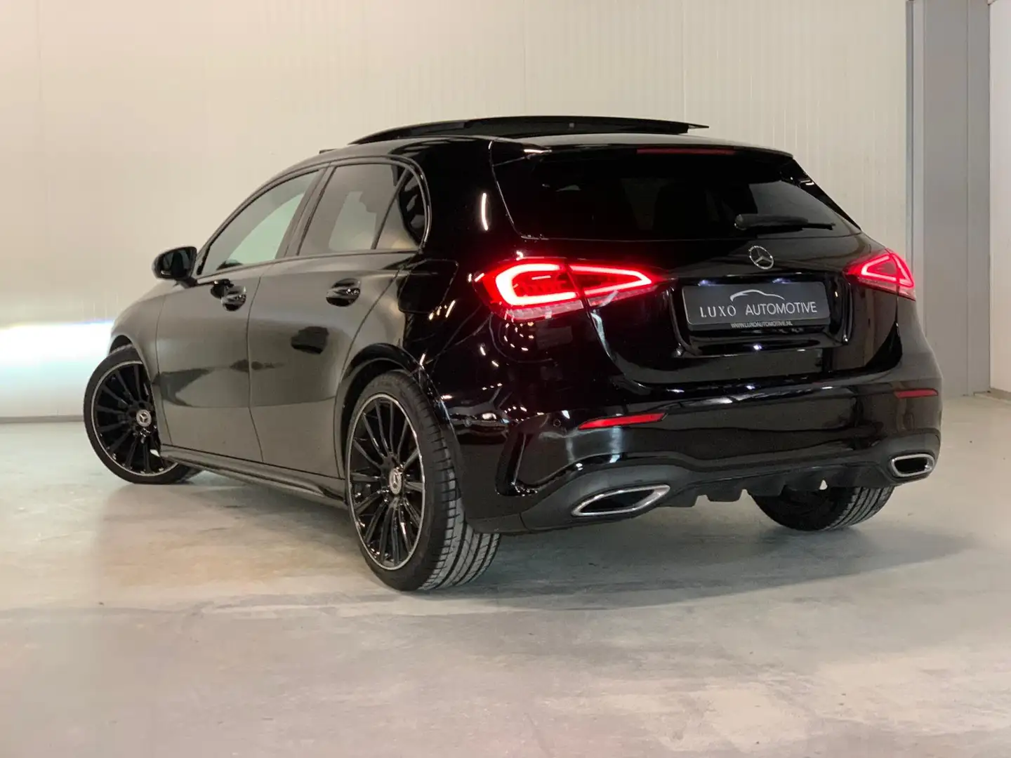 Mercedes-Benz A 200 Business Solution AMG | NIGHT | PANO | AMBIANCE | Zwart - 2