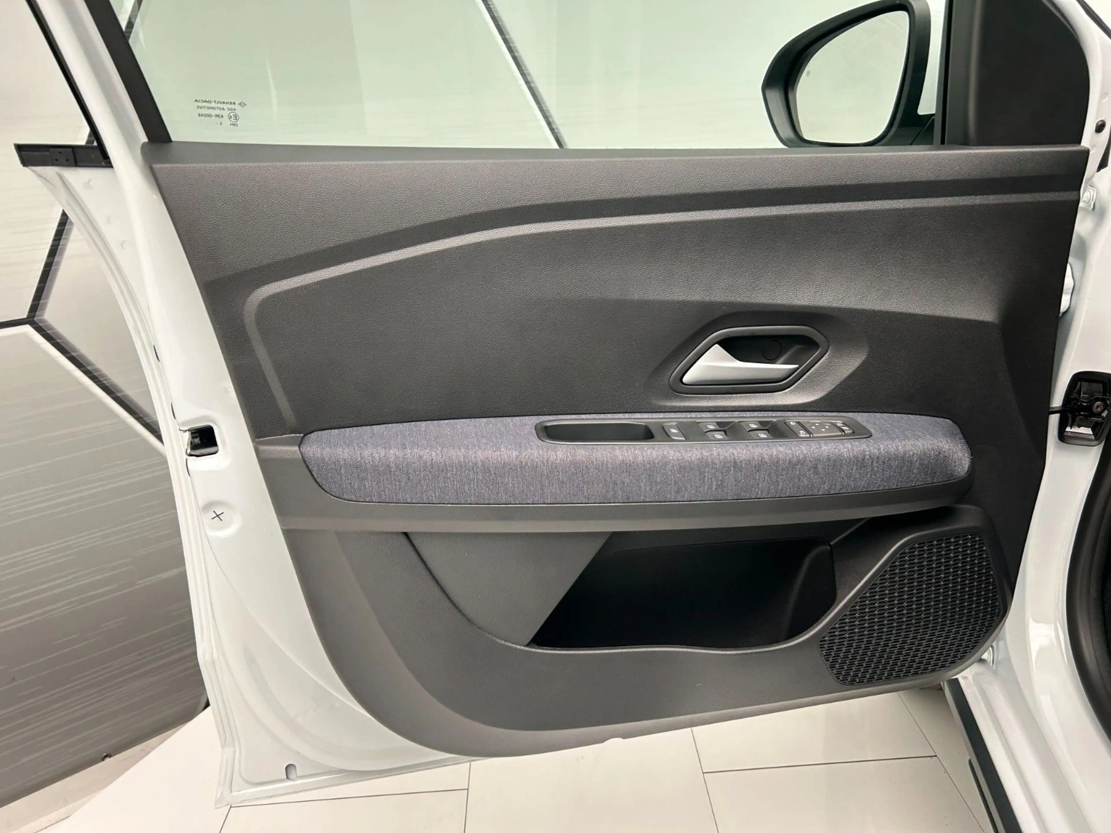 Dacia Jogger Journey hybrid 155 7-Sitzer 360° Navi — photo 13