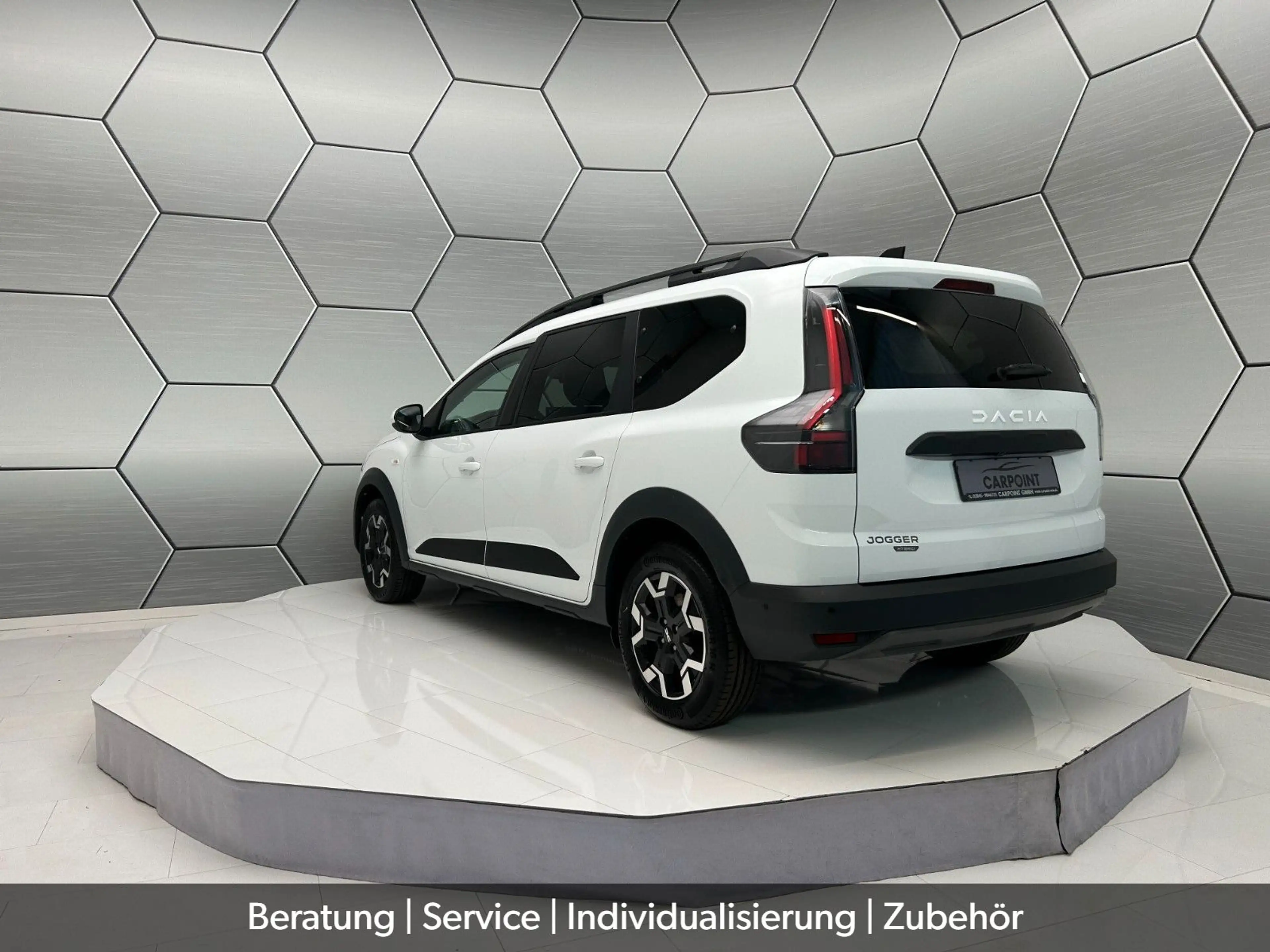 Dacia Jogger Journey hybrid 155 7-Sitzer 360° Navi — photo 3