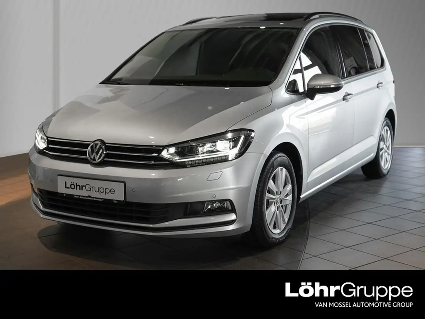 Volkswagen Touran 1.5 TSI DSG Comfortline *Pano*AHK*LED*Navi*App-... Silber - 1